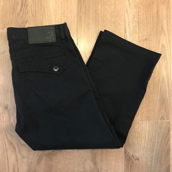 Mountain Equipment Co-op capris. Really cute 🥰 - Picture 2 of 6